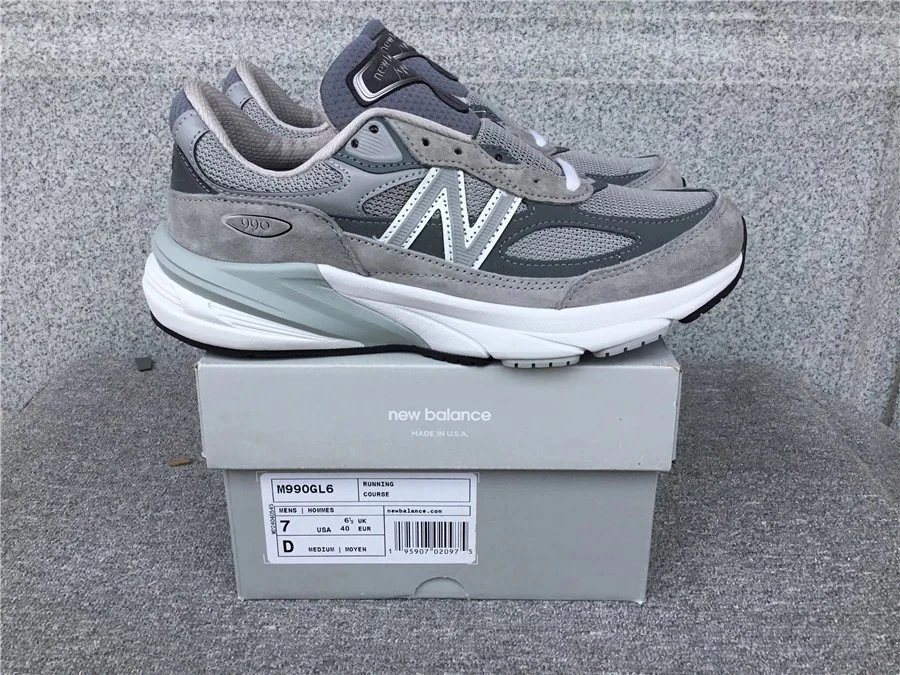NB990 New Balance 990 Sneakers
13 colorways