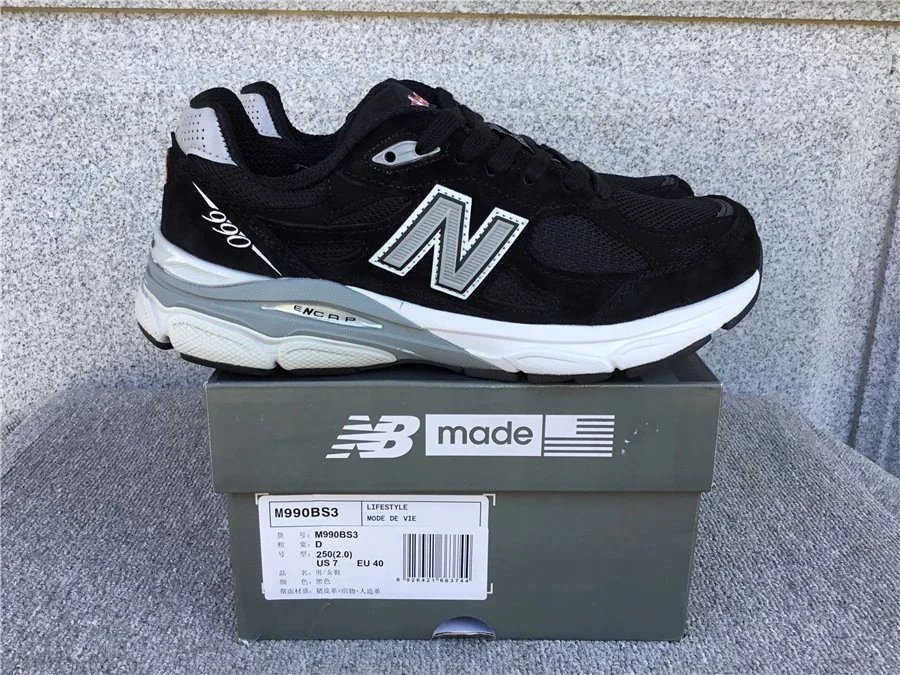 NB990 New Balance 990 Sneakers
15 colorways