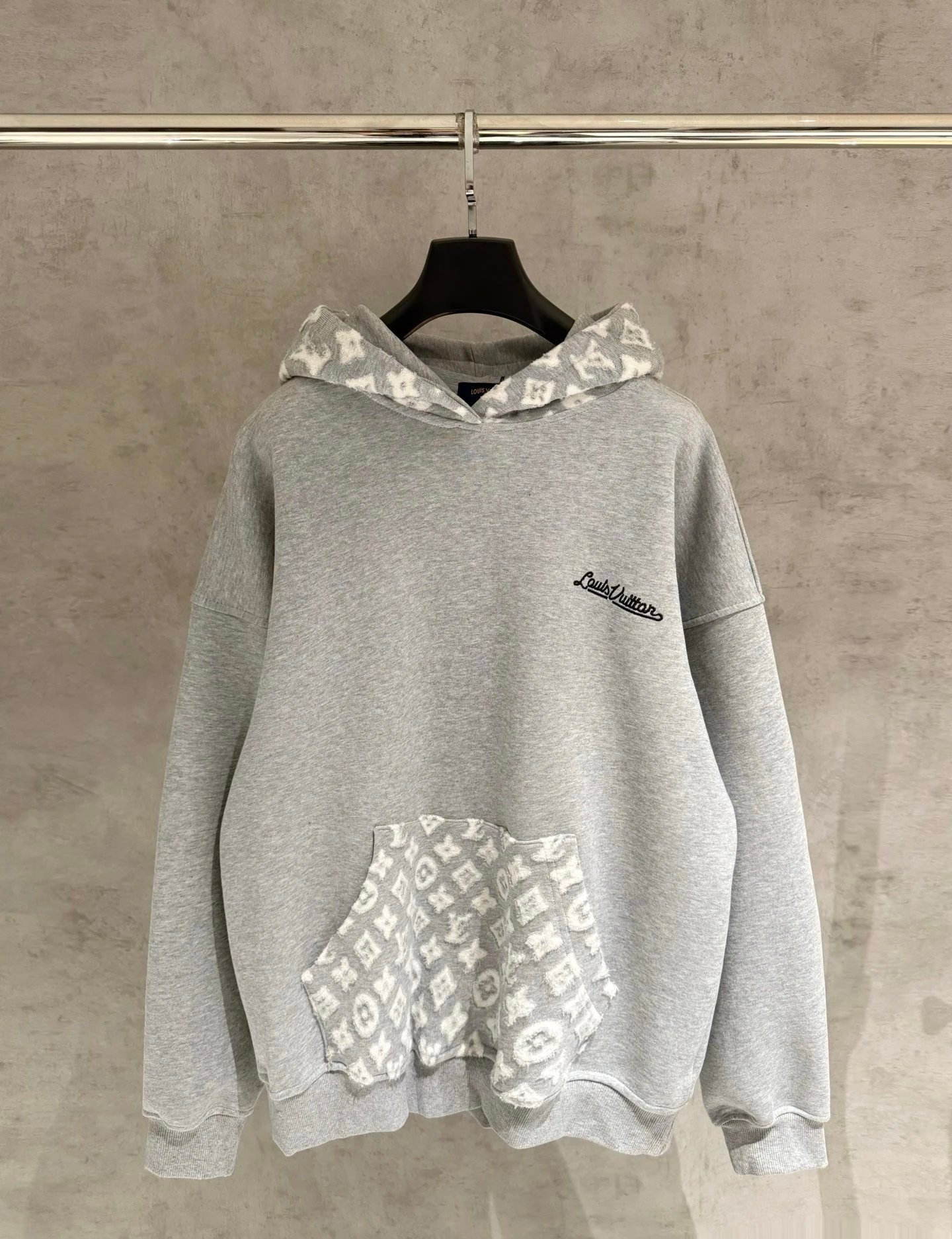 LV Louis Vuitton Hoodie
6 colorways
