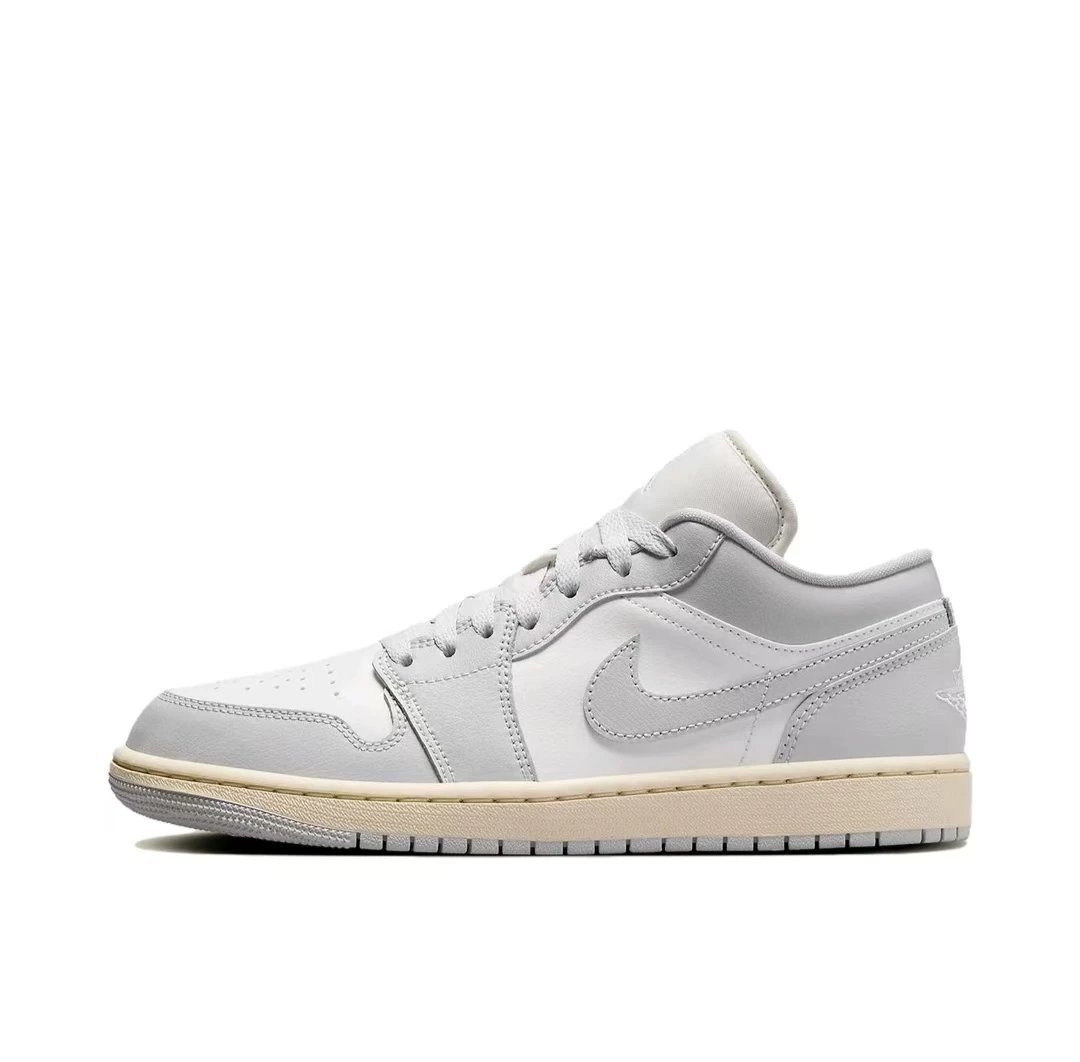 Jordan Air Jordan 1 LOW Shoes
31 colorways