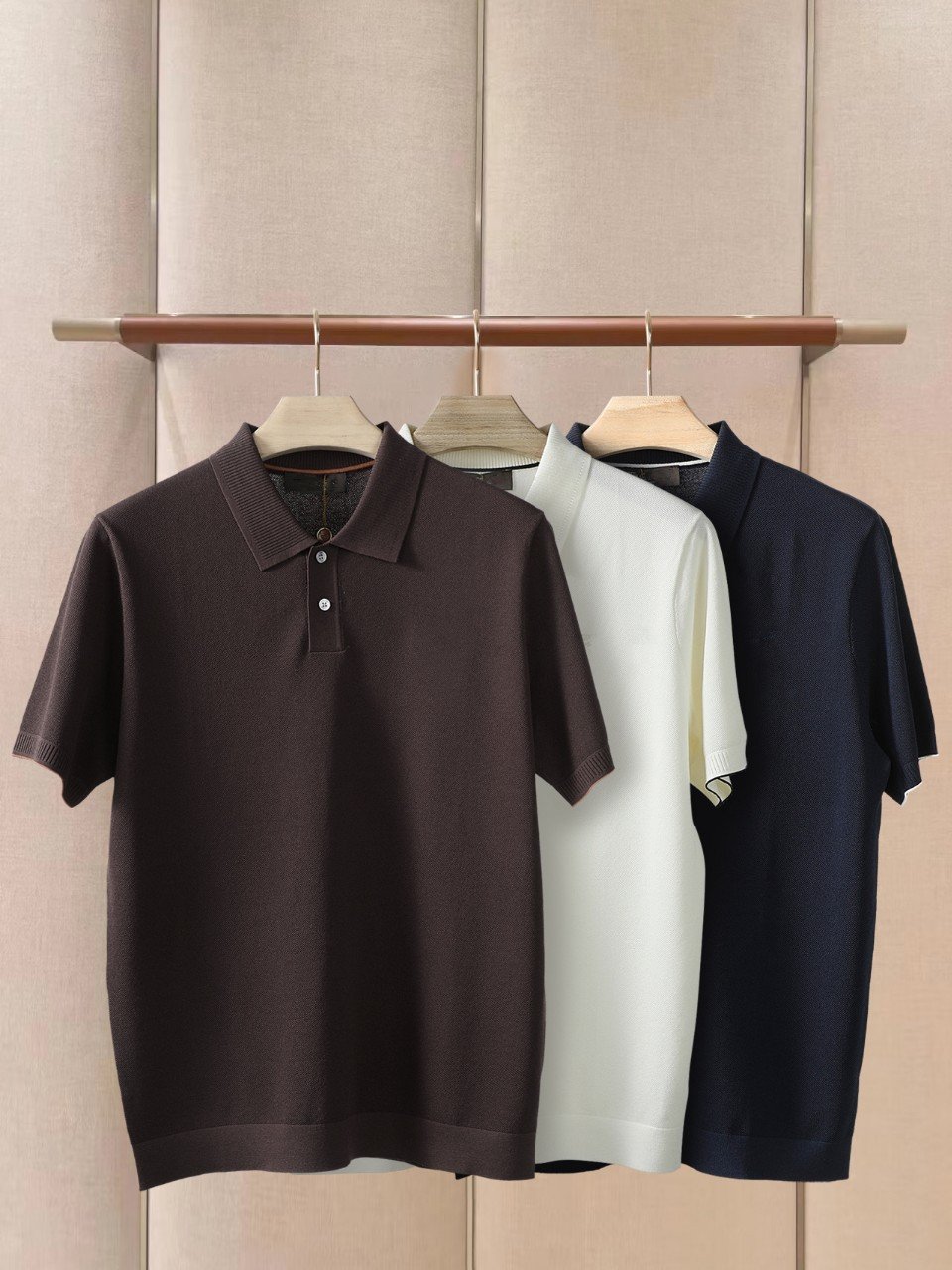 Knitted short-sleeved polo shirt