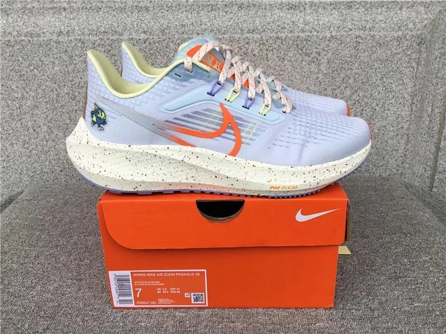 Nike Air Zoom Pegasus 39 Sneakers
15 colorways