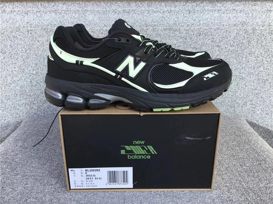 NB2002R New Balance 2002R Sneakers
15 colorways