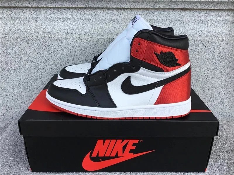 Air Jordan 1 AJ1 Sneakers
15 colorways
